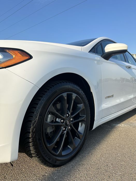 Ford Fusion Hybrid 2019