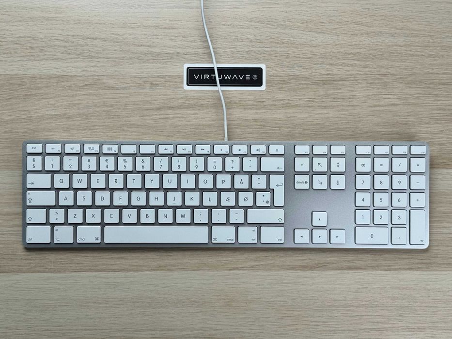 Apple Magic Keyboard A1243 USB – QWERTY – W pełni sprawna