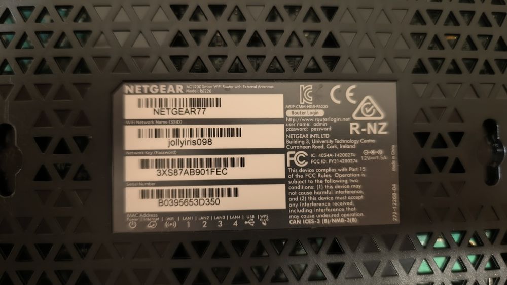 Router Netgear R6220 AC1200 WiFi-5GHz USB Gigabit