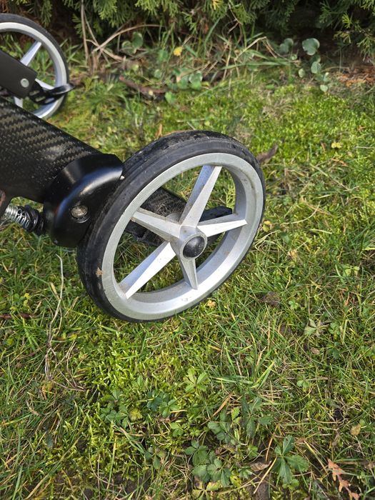 Carbon włókno węglowe ,ultra lekki chodzik rollator balkonik na kołach