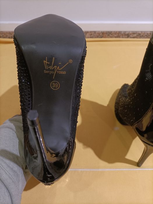 Botas muito finas na 39 novas