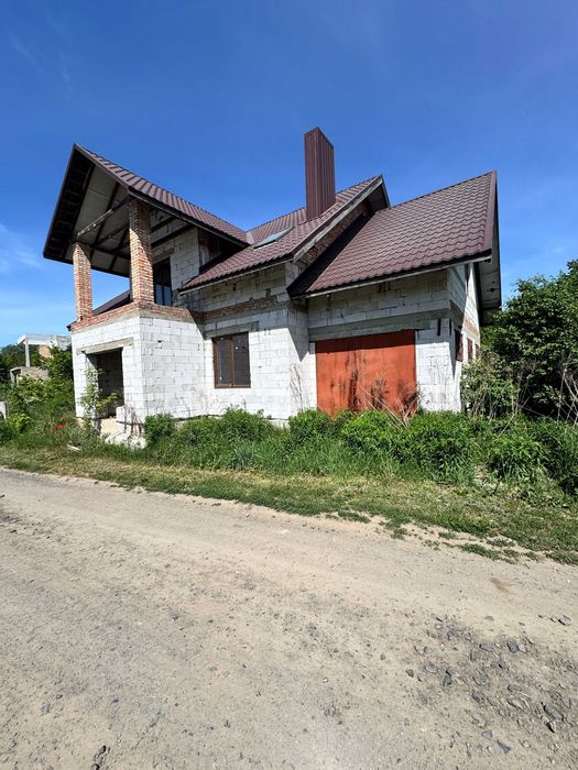 Будинок (БЕЗ ТОРГА) з гаражем 205 м2 8 соток Луцьк вул. Дубенська