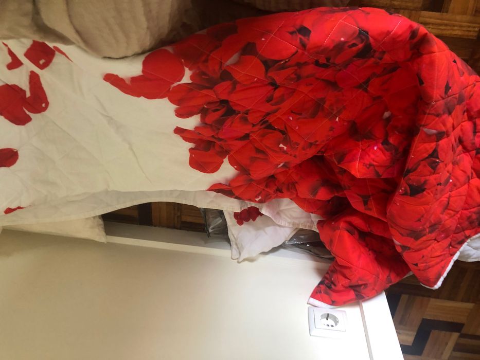 Edredão Love com almofadas