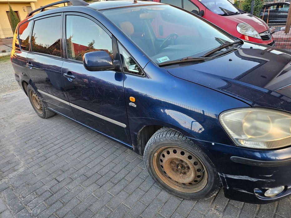 Toyota Avensis Verso