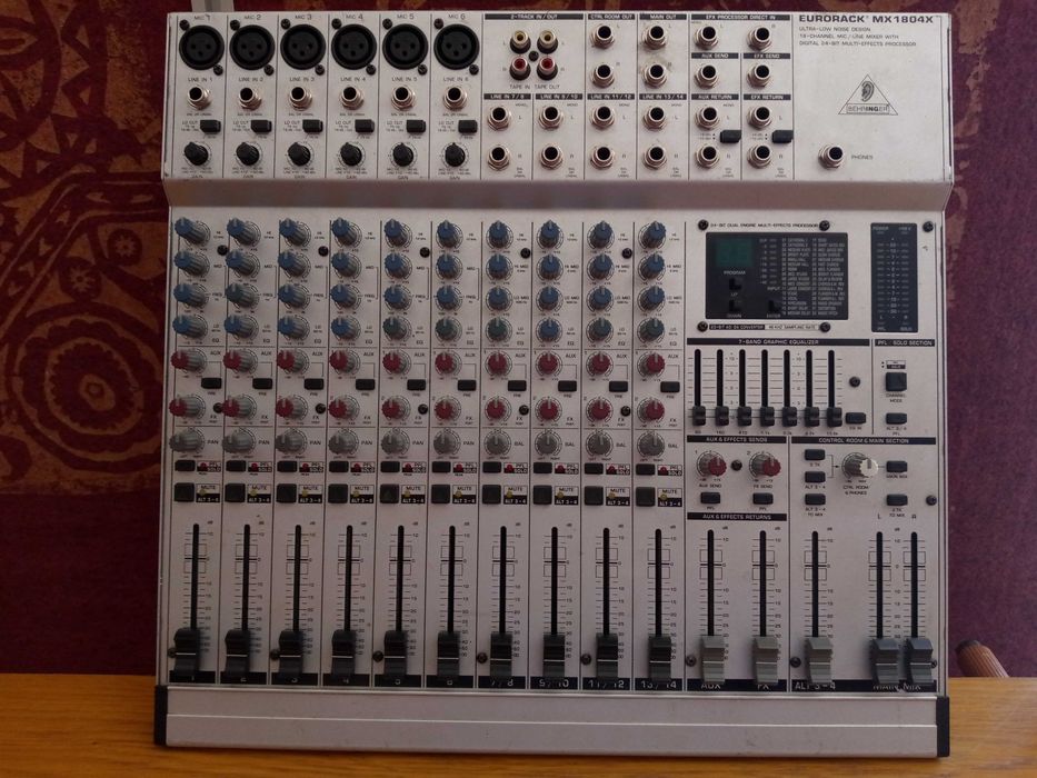 Мікшерний пульт - BEHRINGER MX 1804X EURORACK