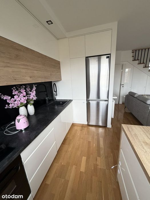 Nowoczesny dom 100 m² + ogród | 10 min pieszo do PKP | Bezpośrednio