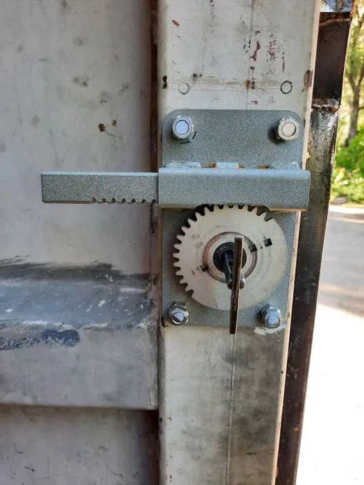 Замок для гаража