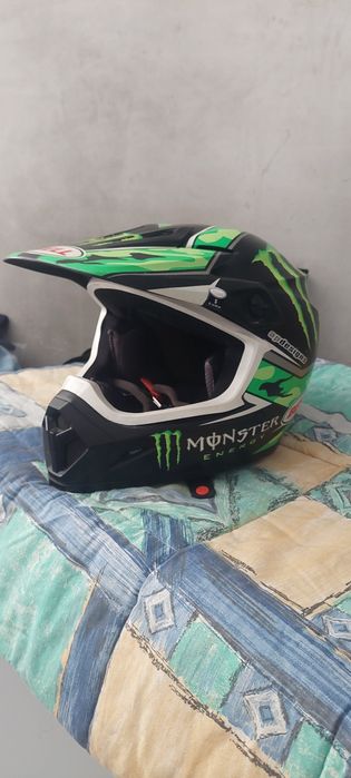 Capacete monster