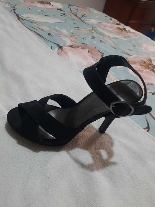 Sandalias salto alto pretas