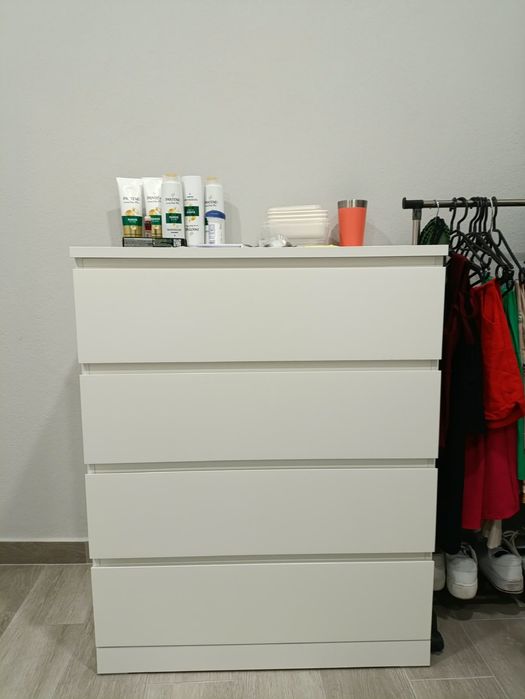 Cómoda semi nova