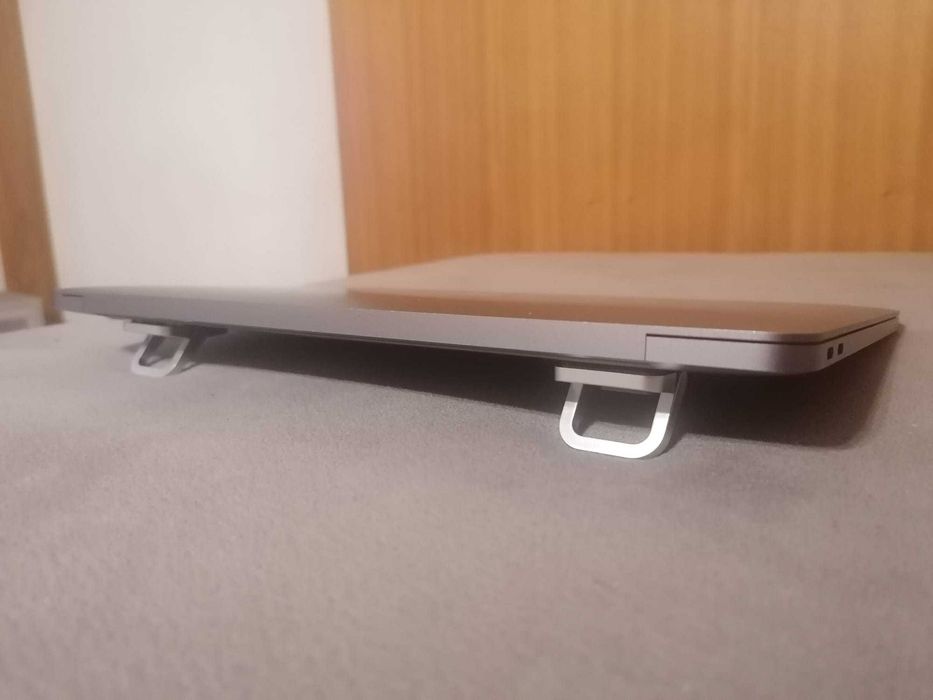 MacBook Pro 13” 2017 | Intel i5 | 8GB RAM | Bom estado