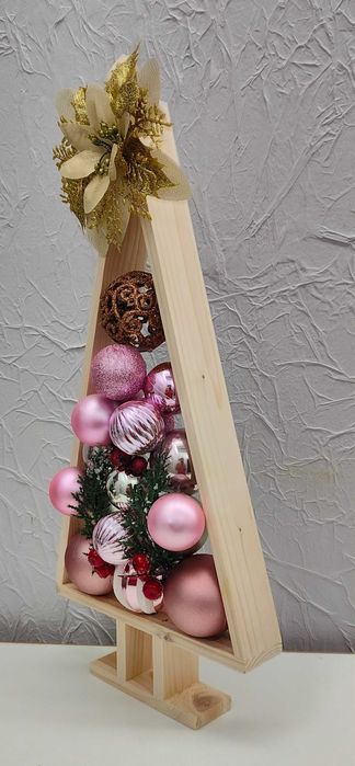 Drewniana choinka 45x20 cm z bombkami renifer choinki piękna różowe
