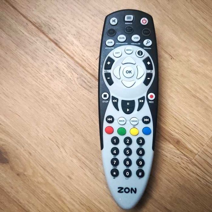 Comando Zon URC6025R01-12 em muito bom estado