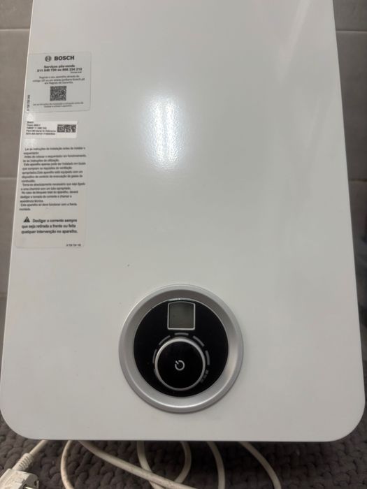Esquentador como novo tem 1 ano que o comprei mas so utilizei durante 3 meses