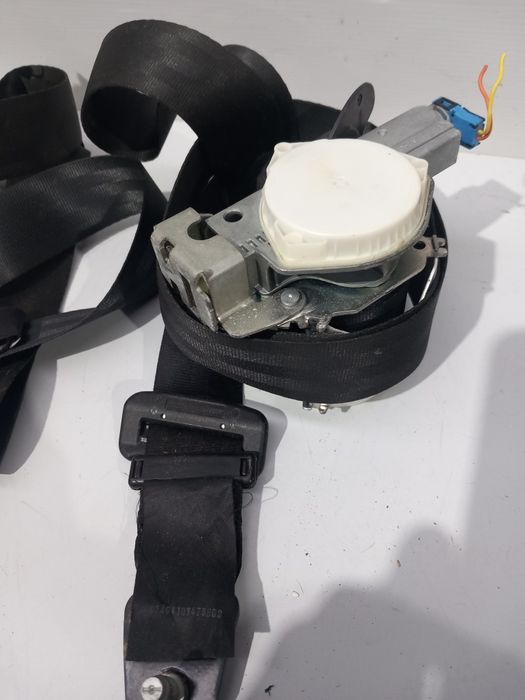 Cinto de segurança frente direito Citroen C3 2009 a 2013