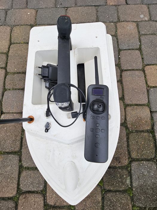 Łódka zanętowa z GPS