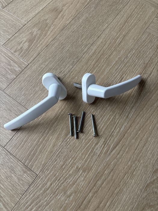 Klamki okienne metalowy uchwyt