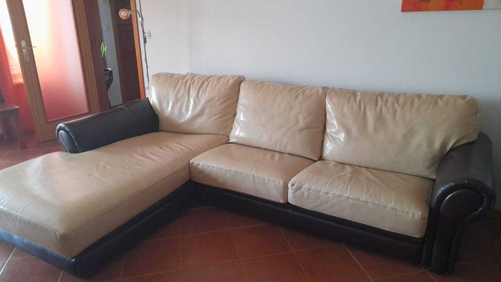 Sofá usado em pele