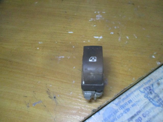 Comando / botão / interruptor vidros trás direito RENAULT Megane I Cla