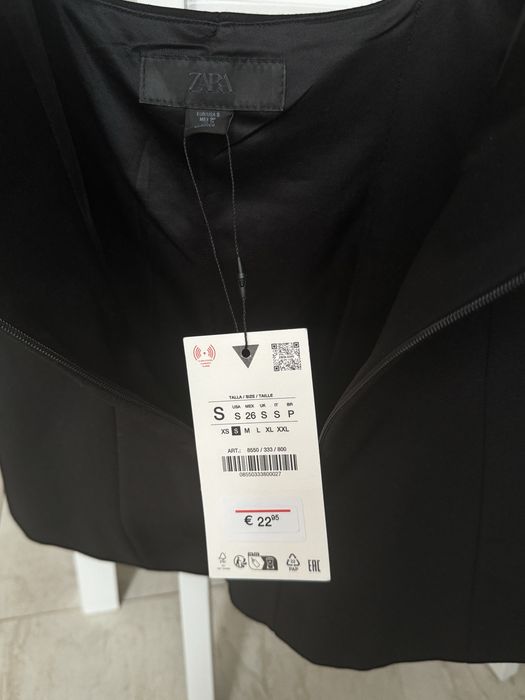 Топ із баскою zara на блискавці спереду