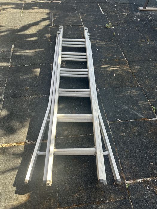 Escada tripla muito conservada512450910424944641