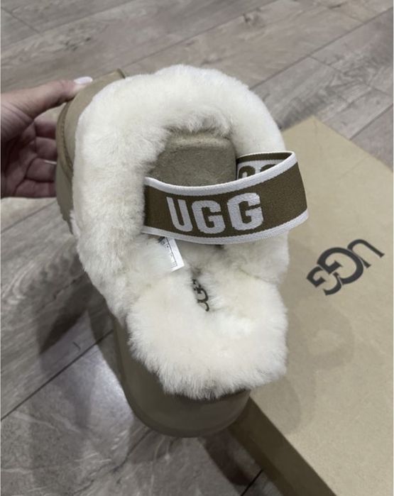 Жіночі Замшеві уггі на платформі UGG W FUNKETTE кольору кемел