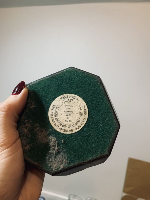 Piękna popielniczka czarna antyk PRL