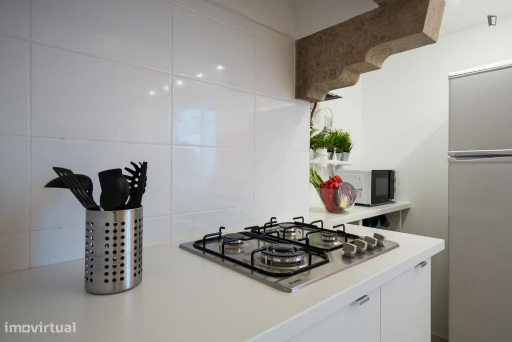 Quarto - localizado em Oeiras Lisbon