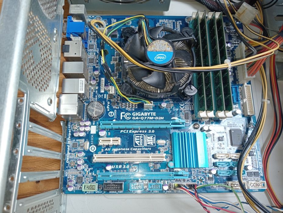 Płyta główna Micro ATX Gigabyte GA-Q77M-D2H