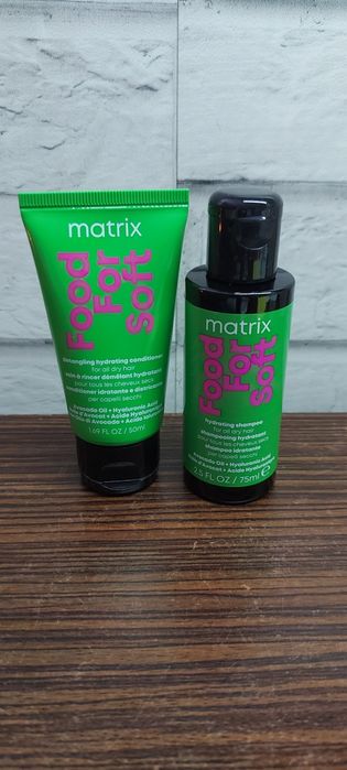 Zestaw Matrix Food For Soft zawiera nawilżający szampon i odżywkę do w
