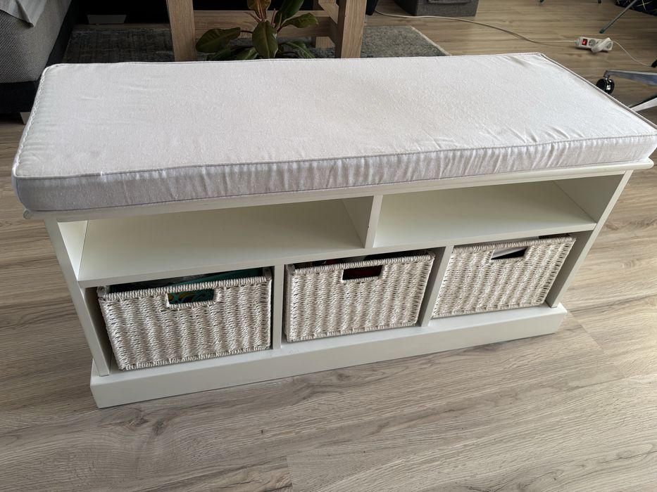 Zestaw do przedpokoju JYSK – ławka z siedziskiem + półka z koszami