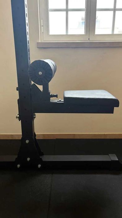 Pull-down Seat for Power Rack440669280257986561