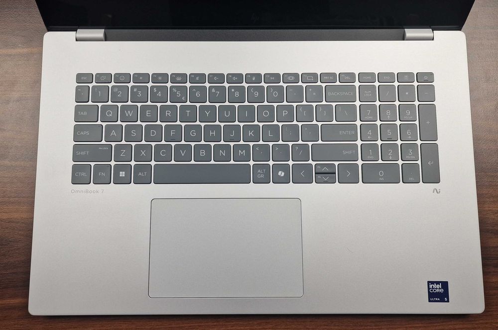 LAPTOP HP OmniBook 7, 17,3 cala z dowozem