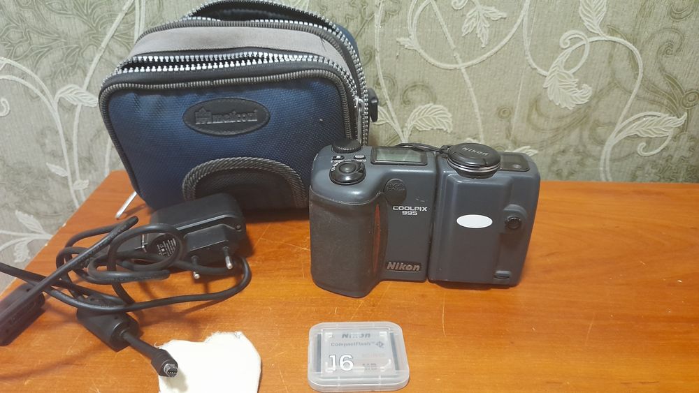 продам фотоаппарат nikon Coolpix 995