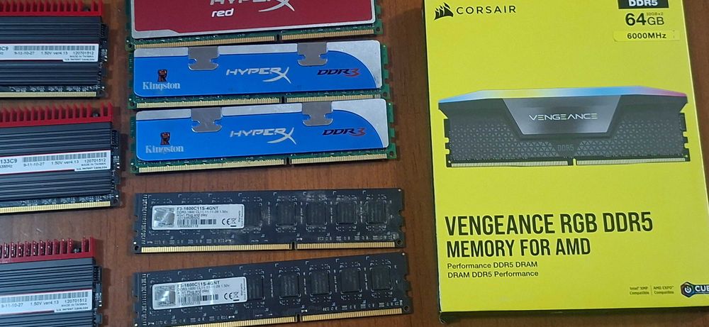 Corsair Vengeance RGB RAM 64GB (2x32GB) DDR5 6000MHz CL40 Intel XMP RGB c/ Garantia 2anos