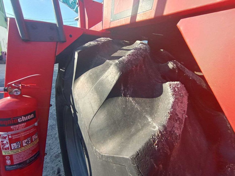 Комбайн Dronningborg D 7500 з гідроходом