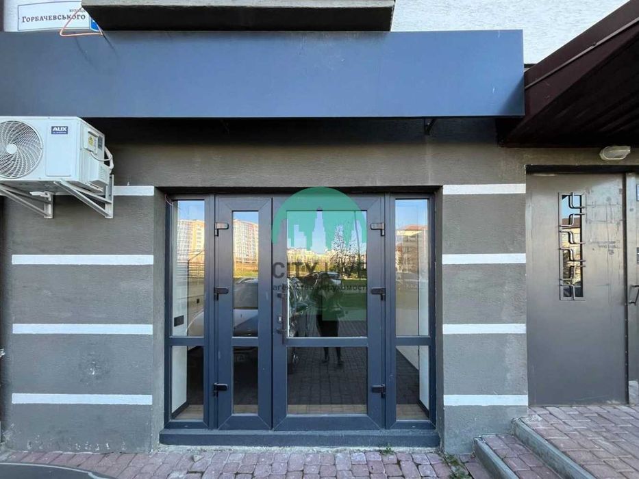 Оренда фасадного приміщення в Пасічній. З ремонтом (38)