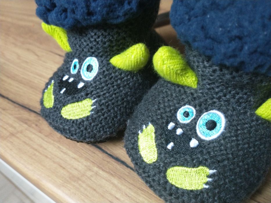 Niechodki ciepłe paputki papcie zimowe 3-12 miesięcy