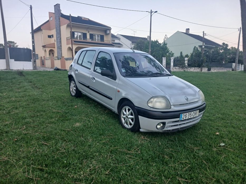 Renault clio 1.2 ano 1999