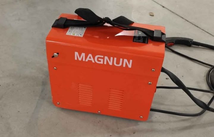 Semi-automatic Welding Machine445409753826611203