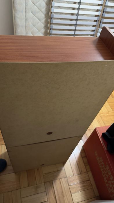 Estante pequena para arrumação