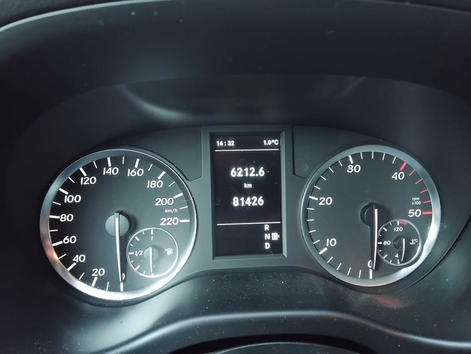 Karawan Mercedes Vito 2017 r KUHLMANN.