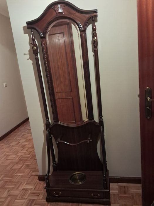 Bengaleiro em madeira