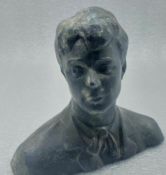 Бюст Сергея Есенина ссср