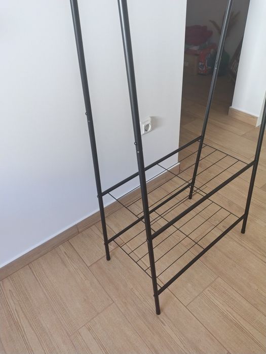 Charriot / Cabideiro de Roupa Metálico em Preto com 2 Prateleiras