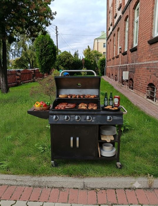 Grill Gazowy Koler Relish v3 5 palników + Cooler Heineken na kółkach Gratis 16kW black