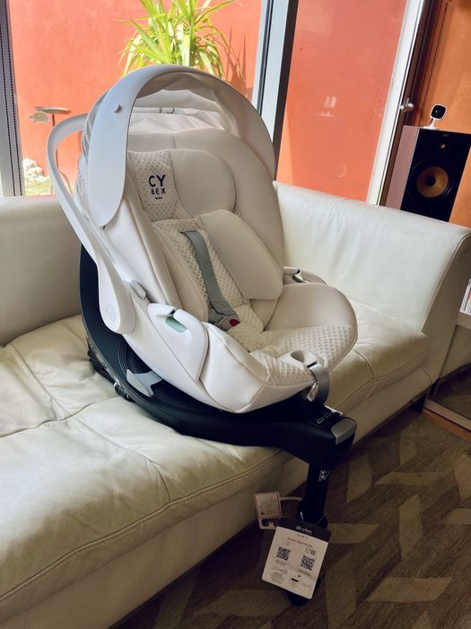 CYBEX Cloud T i-Size White + Base T ISOFIX – Like New