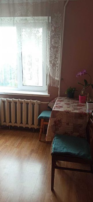 Здається кімната в двокімнатній квартирі