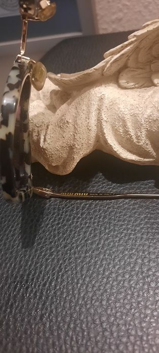 ПРОДАМ брендовые очки итальянской фирмы «Miu Miu»