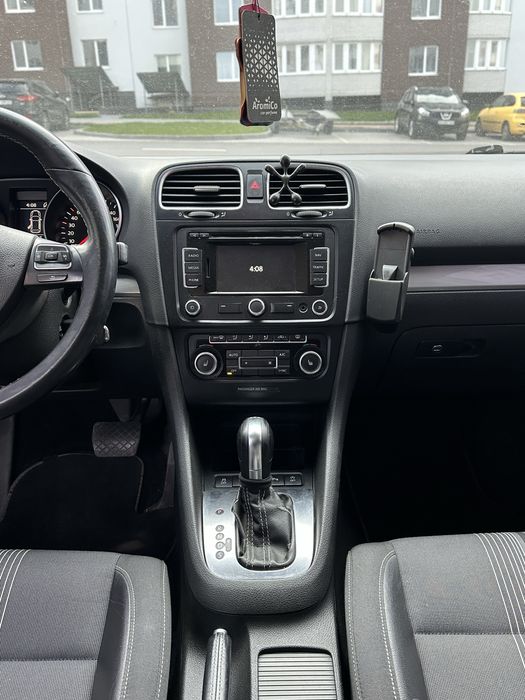 Volkswagen Golf  2013 рік   1.6 TDI Коробка Автомат. Обмін також цікавить.